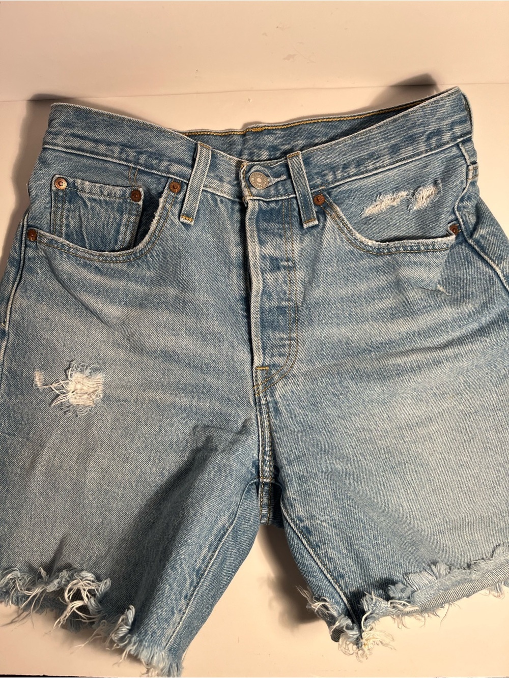 LEVIS 501 💋 cutoff shorts size 26 💋